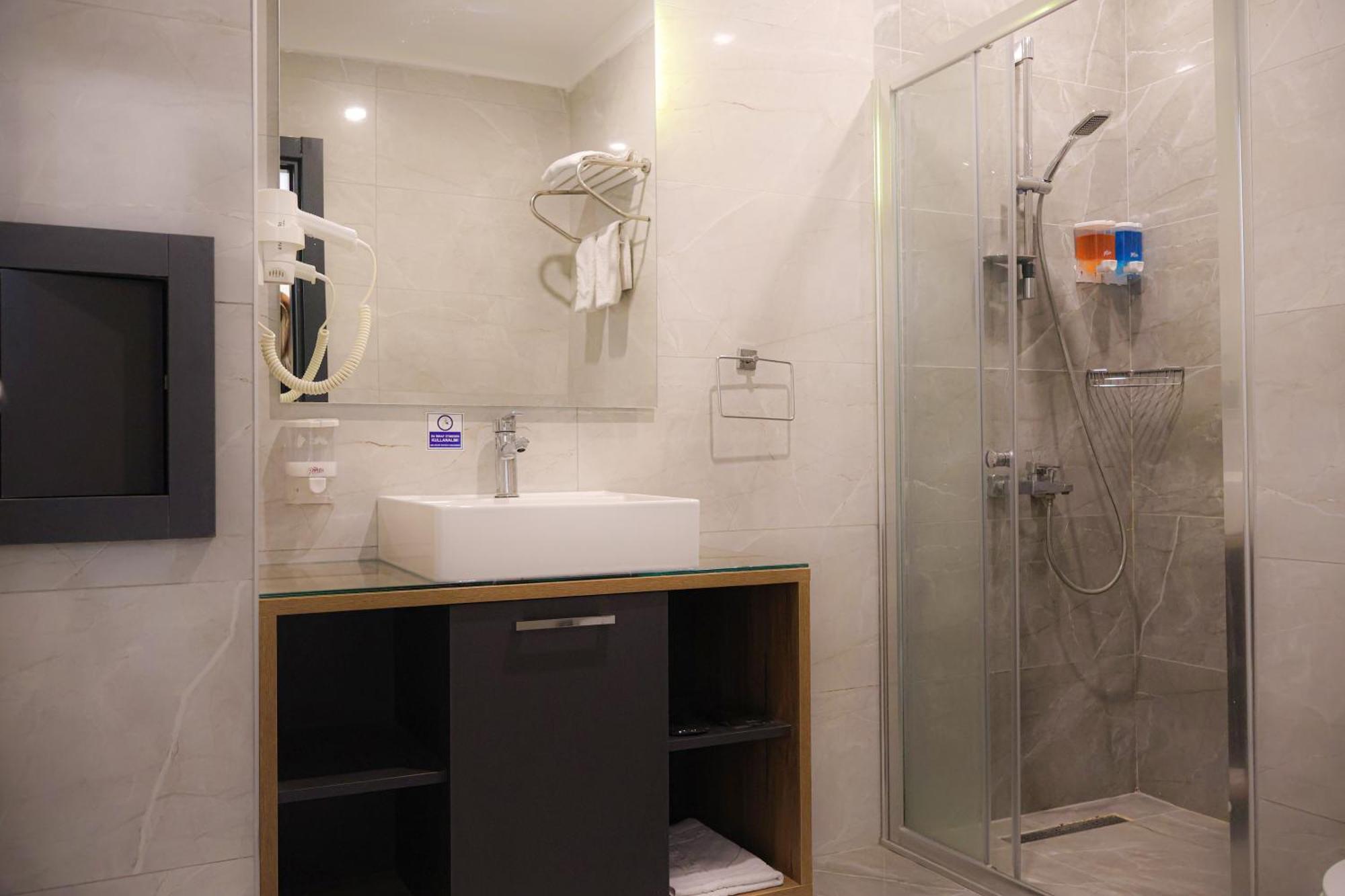 Home Plus Hotel อิสตันบูล ภายนอก รูปภาพ