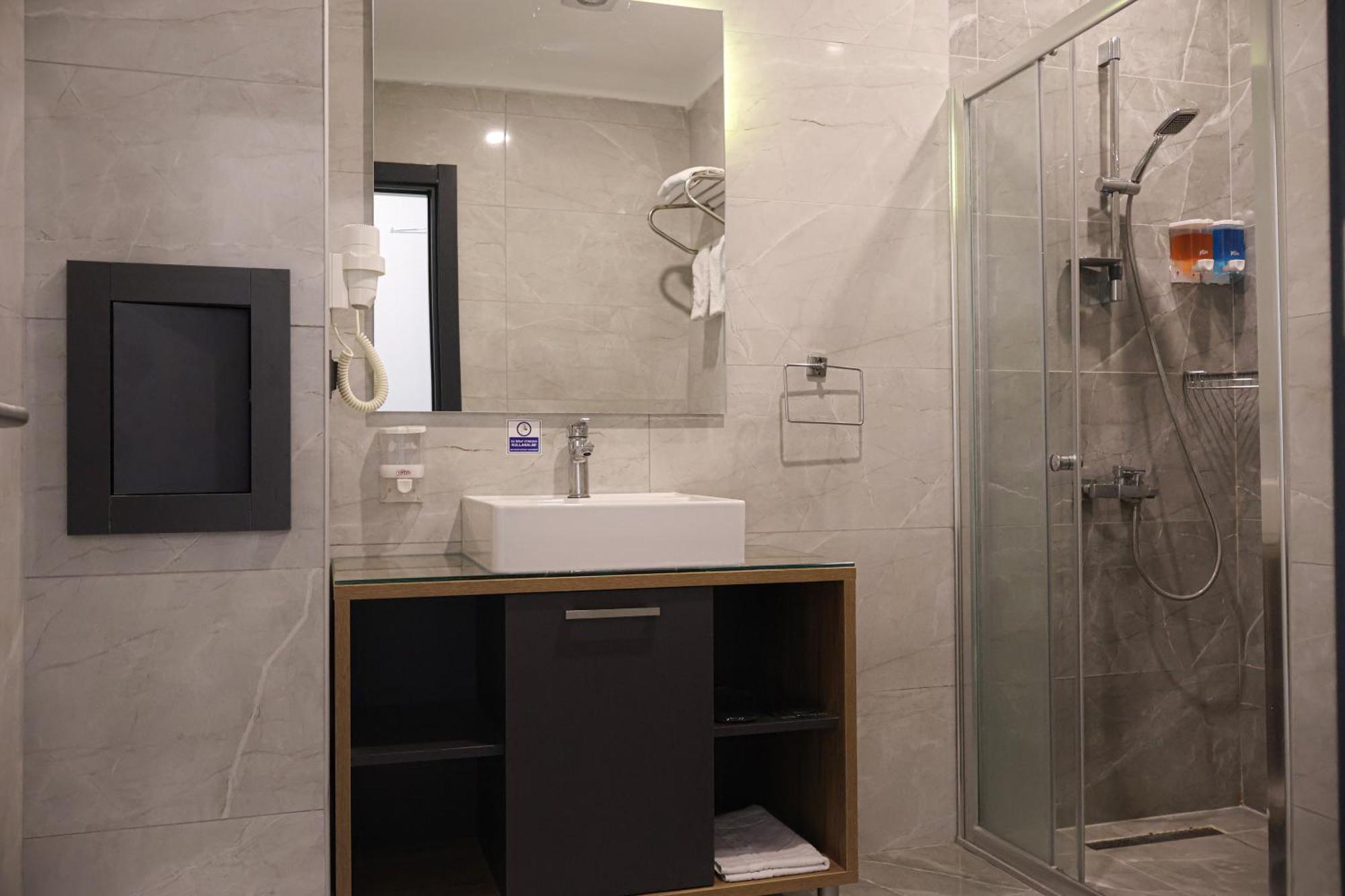 Home Plus Hotel อิสตันบูล ภายนอก รูปภาพ